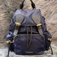 Burberry 4016624 深藍色 尼龍 金釦 The Rucksack 中號 後背包 旅行包 背包