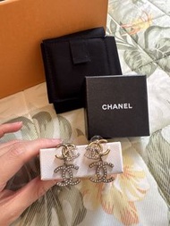 Chanel 雙C耳環