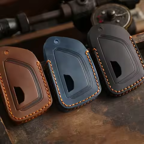 Leather 5 Bottons For Cadillac CT4 CT5 Escalade Cadillac 2019 2020 2021 2022 Car Key Case Shell Fob 