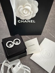 低於原價 Chanel Earrings 經典款銀色圓形閃鑽耳環