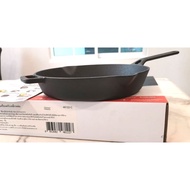 Cast iron Wok (Cast skillet)​ Brand Maiyer (Mayer)​ Size 26 Cm