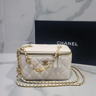 「可簽卡 +0%」Chanel Mini Vanity Case 長盒子 白色羊皮金扣