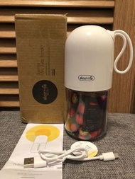 (減價優惠）好設計：Deerma 全新隨身usb充電輕巧360g小型果汁機（最後一個）