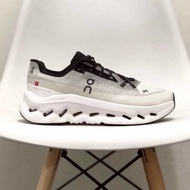 ON RUNNING CLOUDTILT BLACK IVORY