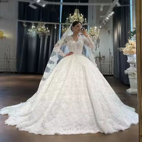 Customized NS5206 New Off White Lace Wedding Dress With V-neckline 2027 Style