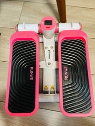 腳踏健身器材