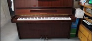 Yamaha 直立式鋼琴