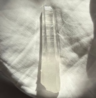 手術刀 利姆利亞 雷姆利亞白水晶簇 手握 手把玩 帶彩 水晶原礦