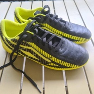 รองเท้าฟุตซอล UNBRO SALA Z5 มือสอง