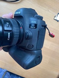 Canon 5D Mark IV + battery pack