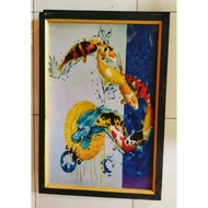 Lukisan Cetak Ikan Koi Naga Plus Bingkai Ukuran 65×45