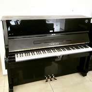 Piano Yamaha U1