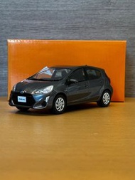 1/30 Toyota Prius C Aqua 原廠模型車 灰色 1G3