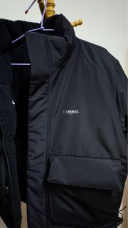 降價出售 COVERNAT Reversible Fleece 雙面 鴨絨外套 羽絨外套 穿短袖但套上這件外套也很保暖 👍🏻 圖片截取自KKOBA 🙏🏻 全新 僅一件 正版代購購入