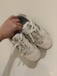 日本New Balance 574 復古運動鞋 奶油色