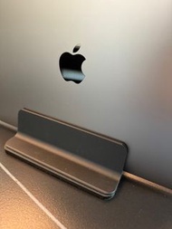 MacBook / laptop stand 直立架