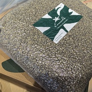 กาแฟปานามา Jaramillo Geisha ถั่วดิบกลิ่นดอกไม้ซักผ้ากาแฟกุหลาบฤดูร้อนสําหรับเครื่องคั่ว