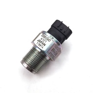 Auto Parts Common Rail Fuel Pressure Sensor 4990006121 89458-71010 499000-6121 for Toyota Hilux 2AD-