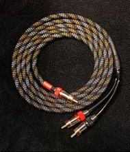 美國/怪獸 Monster 發燒級音頻RCA線  1出2超低音訊號線/高純度無氧銅線/純銅插頭 /高防干擾編織網/高頻解析力一流/中頻更是甜美/低頻剛勁醇厚粗身 高純度無氧銅/純銅插頭(2米長)