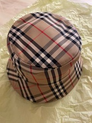 Burberry 漁夫帽