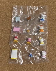 Sanrio Hello Kitty 迷你玩具。特價。