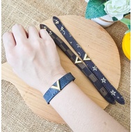 V defect leather bracelet - grk590107