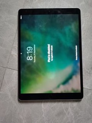 ipad pro 10.5  256G （有id鎖，不議)