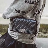 CHANEL - 黑色牛皮大菱格霧銀釦BOY手提斜背包 ╻25CM