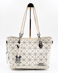 Coco london กระเป๋าถือ สะพายไหล่ สะพายข้าง มีสายยาว 2 ช่องการใช้งาน หนัง Safiano อะไหล่ดำ Jessi