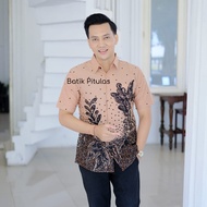 MOCA PAR I KESIT KEMEJA BATIK SLIMFIT PRIA LENGAN PENDEK LAPIS FURING