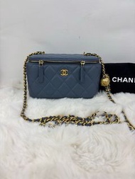 👝Chanel 23K Blue Lambskin Leahter Vanity Box Micro-chip version of year 2023 香奈兒 23K 藍色羊皮金球化妝盒 盒子包 2