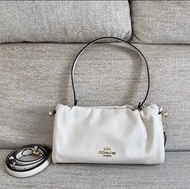 #COACH蔻馳雲朵包 祖國版全新 香港順豐配送