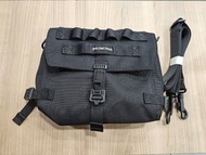 全新✨Balenciaga Army Messenger Bag - Black