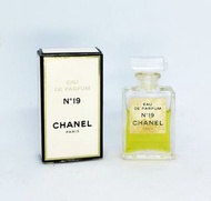 Chanel香水 no. 19 edt 淡香水4ml,