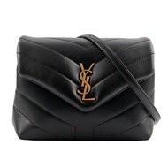 YSL Monogram Lou Lou V紋小牛皮斜背包（MINI）（黑色） _廠商直送