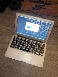 MacBook Air Late 2010 model 適合一般文書，給小朋友做功課，學打字一流