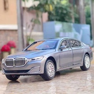 1: 24 BMW 7 Series Car Model BMW 760Li Boy Simulation Alloy Toy Car Collection Ornaments Gifts