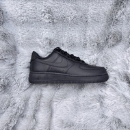 齊碼Nike Air Force 1 黑