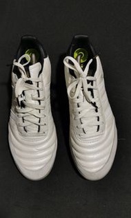 adidas 頂級版袋鼠皮硬地足球鞋