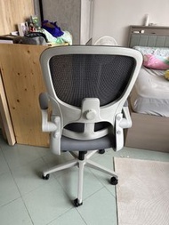 人體工學辦公椅
