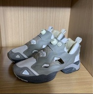 不朽的經典 二手美品 2005年 極之罕有 CHANEL x Reebok Pump Fury  白灰 皮質 9號 版型偏大