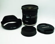 Tamron 10-24mm f/3.5-4.5 Di II VC HLD for Canon (16-37mm eq.), Ultra Wide-Angle Zoom เลนส์ซูมมุมกว้างพิเศษสำหรับกล้อง DSLR APS-C นำเสนอโลกที่ดีที่สุดของ Tamron: ช่วงความยาวโฟกัสที่ดีที่สุดในคลาส * 10-24 มม. ขนาดกะทัดรัดของ SP AF10-24mm F / 3.5-4.5 ก่อนหน้