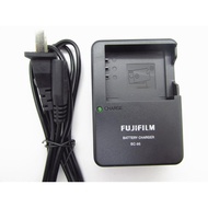 For FUJI For FUJIFILM F30 F31 W3 3D X100 X-S1 DB90 FNP95 camera battery charger NP-95 BC-95 charger 