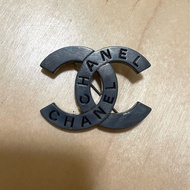 Chanel vintage復古作舊字母胸針