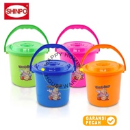 SHINPO Plastic Bucket with Lid deluxe 2.5GL Water Bucket SIP-250T Water Bucket
