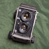 MAMIYA C220 + 80mm f3.7