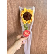 crochet smiley 😃 sunflower keychain (children’s day/teachers day ) (birthday gift/valentines/anniversary)