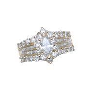 Excellent condition 18K yellow gold/diamond ring with 1.47ct/0.48ct diamonds, size 11.5, 6.6g. 750 y