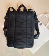 (全新) Pleats Please 三宅一生PP 經典皺摺黑色後背包