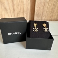 Chanel小吊墜耳環拼金色花花